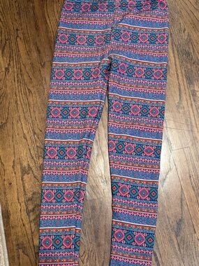 Women’s  Pink & Blue Geo-Print Leggings with fleece lining - medium
